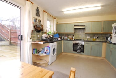 4 bed house, Kensington Road, Greenbank, Plymouth, PL47QJ - Image 1
